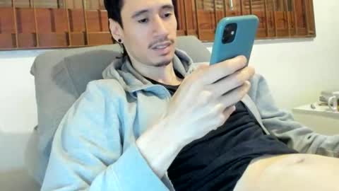 Snapshot of moderdelier chatting on September 30, 6:46 pm DigBreed online show from September 30, 6:46 pm