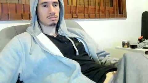 Snapshot of moderdelier chatting on October 1, 11:05 am DigBreed online show from October 1, 11:05 am