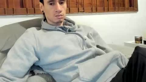 Snapshot of moderdelier chatting on October 30, 1:07 am DigBreed online show from October 30, 1:07 am