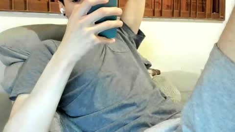 Snapshot of moderdelier chatting on November 2, 11:07 pm DigBreed online show from November 2, 11:07 pm