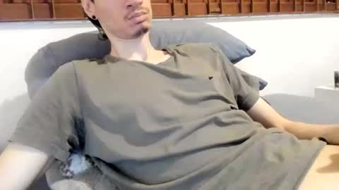 Snapshot of moderdelier chatting on November 26, 2:07 pm DigBreed online show from November 26, 2:07 pm