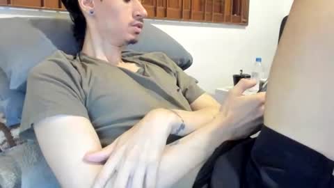 Snapshot of moderdelier chatting on November 29, 10:29 am DigBreed online show from November 29, 10:29 am