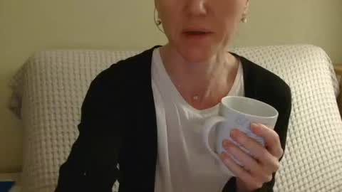 Snapshot of modesta1413 chatting on February 12, 11:22 pm Aurora online show from February 12, 11:22 pm