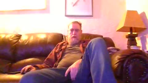moeblick online show from December 2, 1:03 am