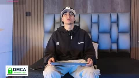 mohamed_malik online show from April 20, 2:31 pm