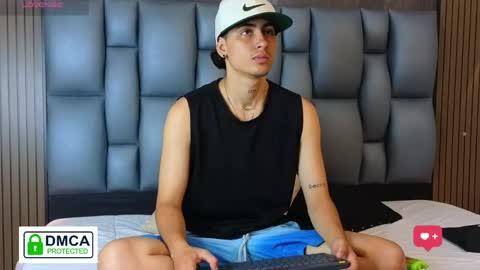 mohamed_malik online show from April 22, 12:39 pm