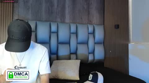 mohamed_malik online show from April 25, 1:36 pm