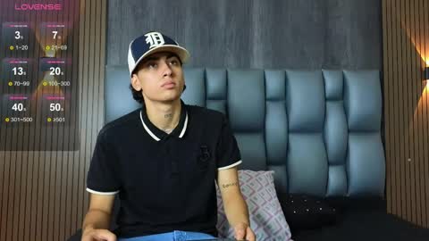 mohamed_malik online show from June 3, 2:33 pm