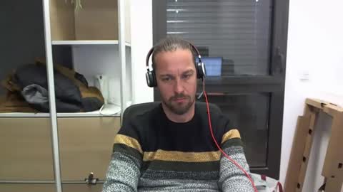 Julien online show from December 17, 3:06 pm