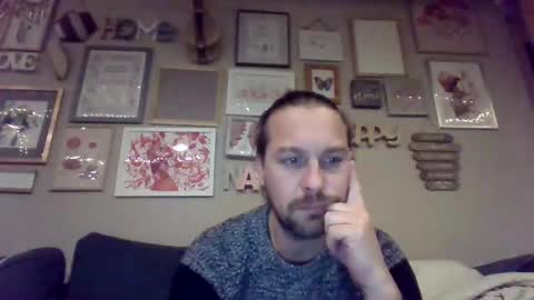 Julien online show from January 6, 11:31 pm