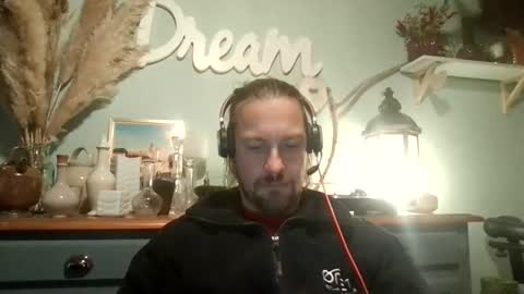 Julien online show from January 12, 3:50 pm