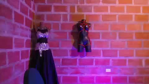 Snapshot of moira_hot chatting on March 13, 10:38 pm moira_hot online show from March 13, 10:38 pm
