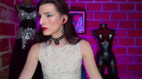 Snapshot of moira_hot chatting on March 15, 9:32 pm moira_hot online show from March 15, 9:32 pm