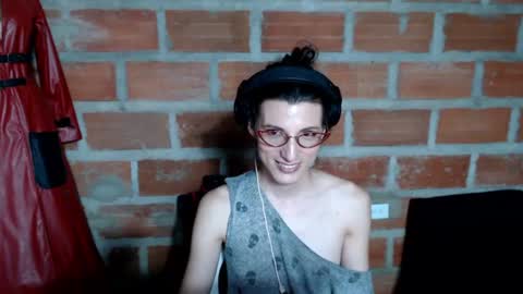 Snapshot of moira_hot chatting on July 7, 11:20 pm moira_hot online show from July 7, 11:20 pm