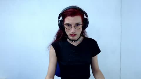 Snapshot of moira_hot chatting on July 30, 2:43 am moira_hot online show from July 30, 2:43 am