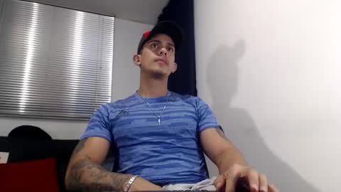 Moises Paez online show from December 30, 1:37 am