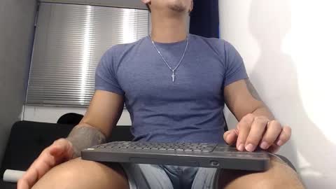 Moises Paez online show from December 31, 11:06 pm