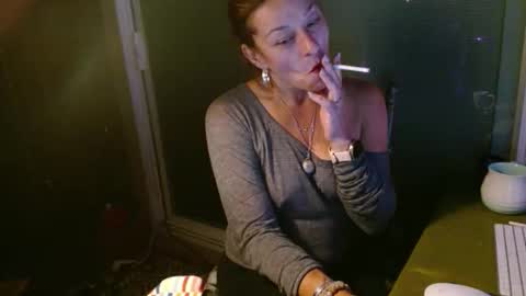 Snapshot of moistknickerchick69 chatting on September 24, 5:44 am MoistKnickers69 online show from September 24, 5:44 am