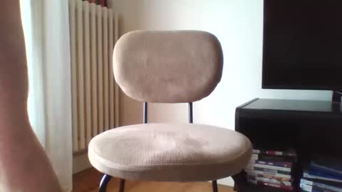 Snapshot of moji2626 chatting on March 8, 9:28 am moji2626 online show from March 8, 9:28 am