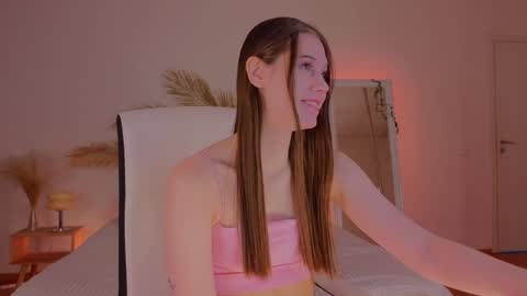 Snapshot of mol1y_kitten chatting on December 9, 9:26 pm Molly online show from December 9, 9:26 pm