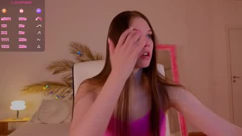 Snapshot of mol1y_kitten chatting on February 23, 9:16 pm Molly online show from February 23, 9:16 pm