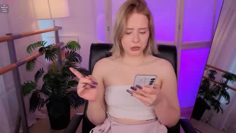 Molly online show from February 24, 7:17 am