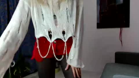 Snapshot of molliart chatting on February 17, 7:31 pm molliart online show from February 17, 7:31 pm