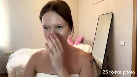 Snapshot of mollieadamek chatting on June 12, 1:21 pm Lisa online show from June 12, 1:21 pm
