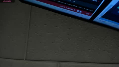 Hey Guys  Im Mollie online show from December 19, 12:12 pm