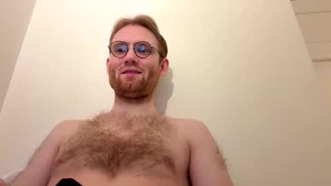 Snapshot of molliter chatting on March 1, 10:56 pm molliter online show from March 1, 10:56 pm