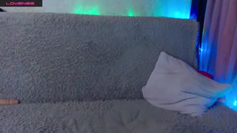 Snapshot of molly1sex chatting on December 15, 1:48 pm Molly1sex online show from December 15, 1:48 pm