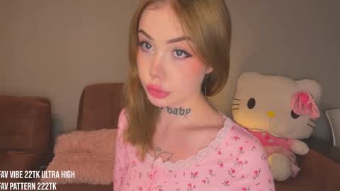 Snapshot of molly_dose chatting on October 18, 4:08 pm Molly dose online show from October 18, 4:08 pm