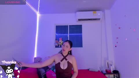 Snapshot of molly_g18 chatting on February 27, 2:42 am MARIANA online show from February 27, 2:42 am