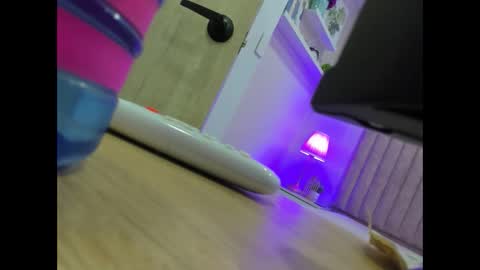 Snapshot of molly_jackson chatting on February 15, 12:54 pm Molly Jackson online show from February 15, 12:54 pm