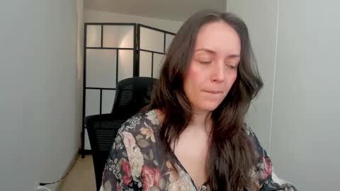   MOLLY   online show from December 4, 4:05 pm