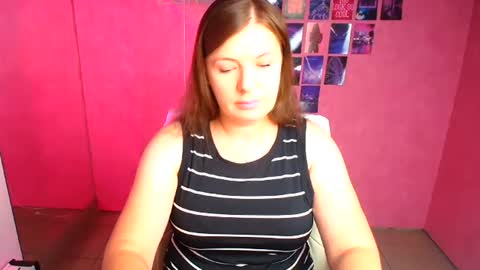Molly online show from August 8, 6:15 am