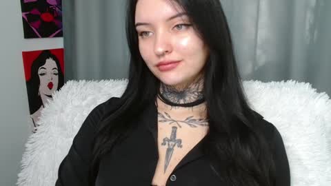 Snapshot of molly_montanaaa chatting on January 28, 9:08 am Lina online show from January 28, 9:08 am