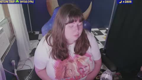 Snapshot of molly_moons chatting on September 16, 8:10 pm molly_moons online show from September 16, 8:10 pm