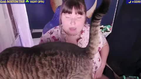 Snapshot of molly_moons chatting on September 23, 2:03 am molly_moons online show from September 23, 2:03 am
