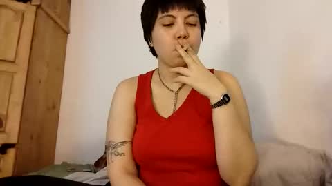 Molly Pop online show from April 17, 10:35 pm