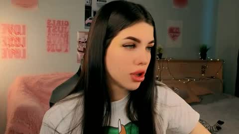 Snapshot of molly_rettyy chatting on April 26, 3:48 am Molly online show from April 26, 3:48 am