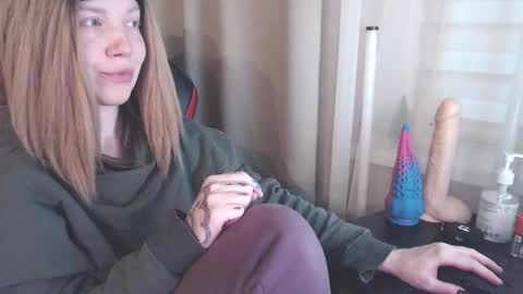 I have new photos come and see with love Molly online show from January 16, 7:17 am