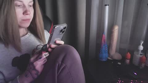 I have new photos come and see with love Molly online show from February 1, 9:51 pm