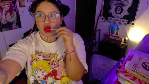 Molly online show from March 28, 7:08 am