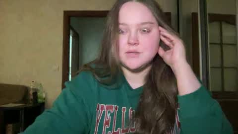 Snapshot of mollyas chatting on October 7, 6:49 pm Alice online show from October 7, 6:49 pm
