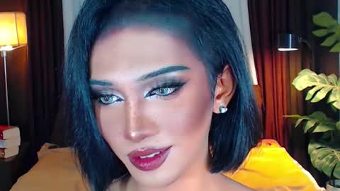 Molly online show from December 5, 4:54 am