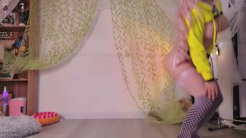 mollychan online show from March 25, 4:35 pm