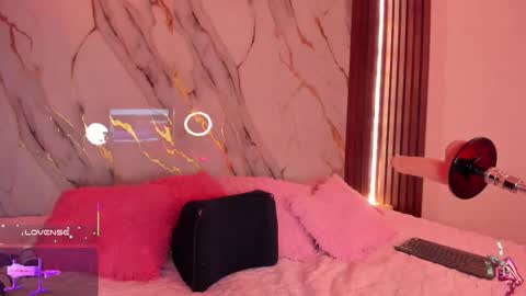 Snapshot of mollylewis18 chatting on October 15, 3:23 pm New girl Emily Valentina Michelle online show from October 15, 3:23 pm