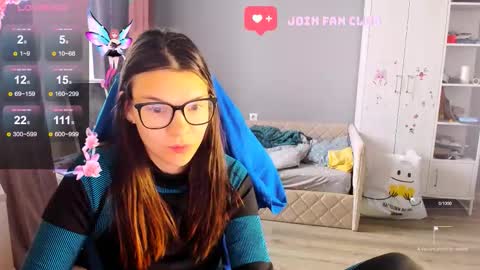  KIRA  online show from October 13, 4:23 am