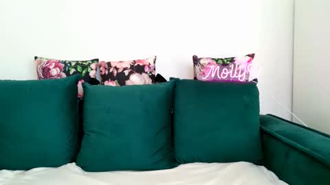Snapshot of mollymosley chatting on September 19, 6:04 am Molly online show from September 19, 6:04 am